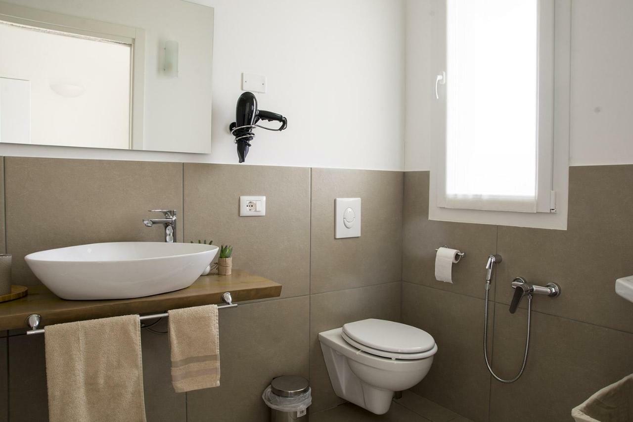 Home Suites Home Salionze Bagian luar foto