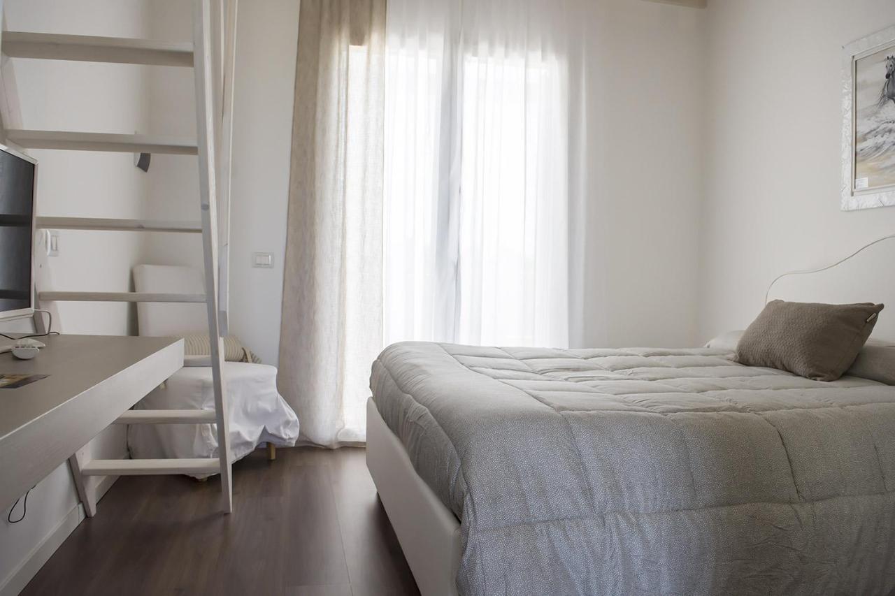 Home Suites Home Salionze Bagian luar foto