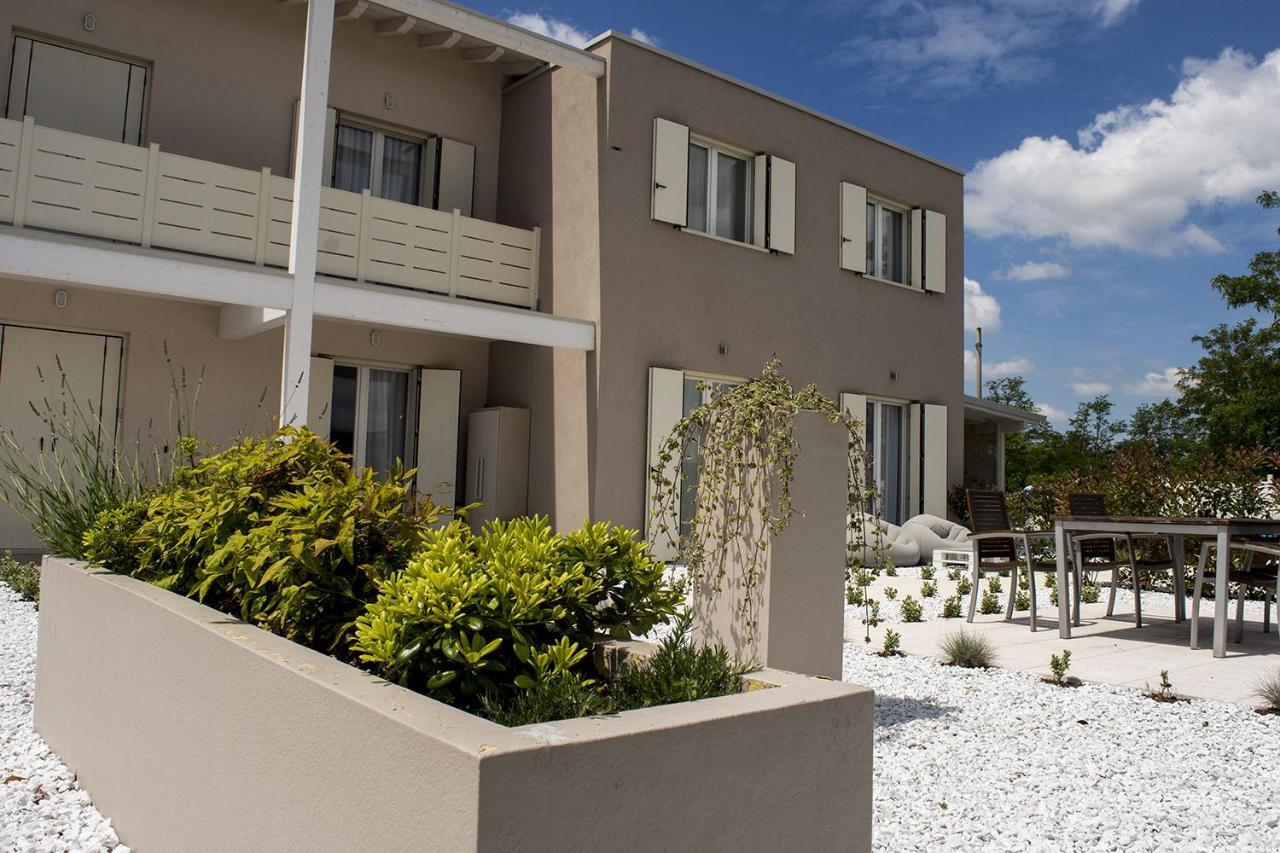 Home Suites Home Salionze Bagian luar foto