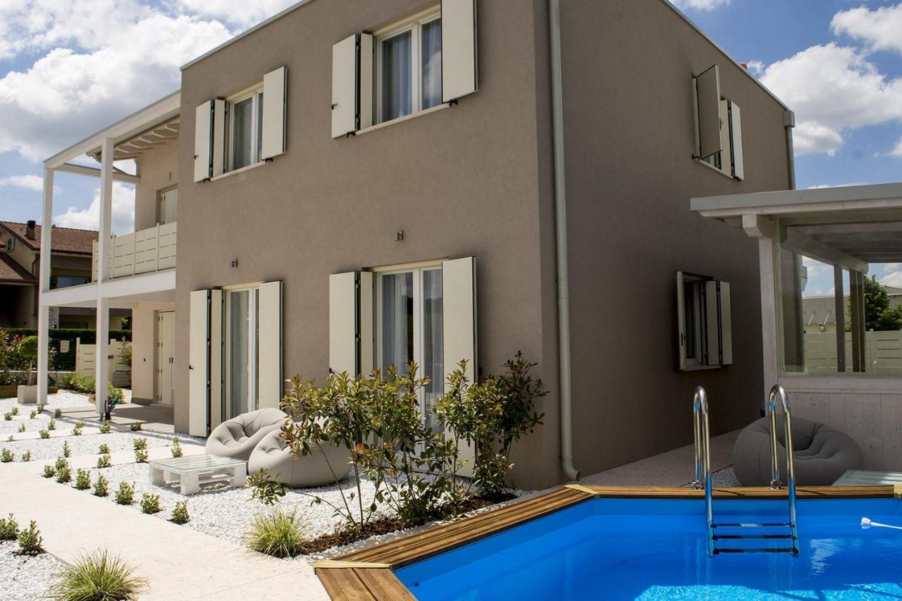 Home Suites Home Salionze Bagian luar foto